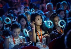 直播吃瓜事件网红,网红如何成为舆论焦点
